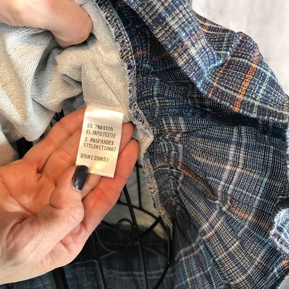 Pullover with Plaid Accents - Picture 4 of 4